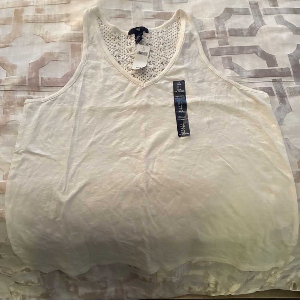 GAP White Sleeveless Tank Top